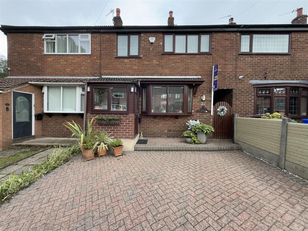 Main image of property: Manor Farm Close, Ashton-Under-Lyne