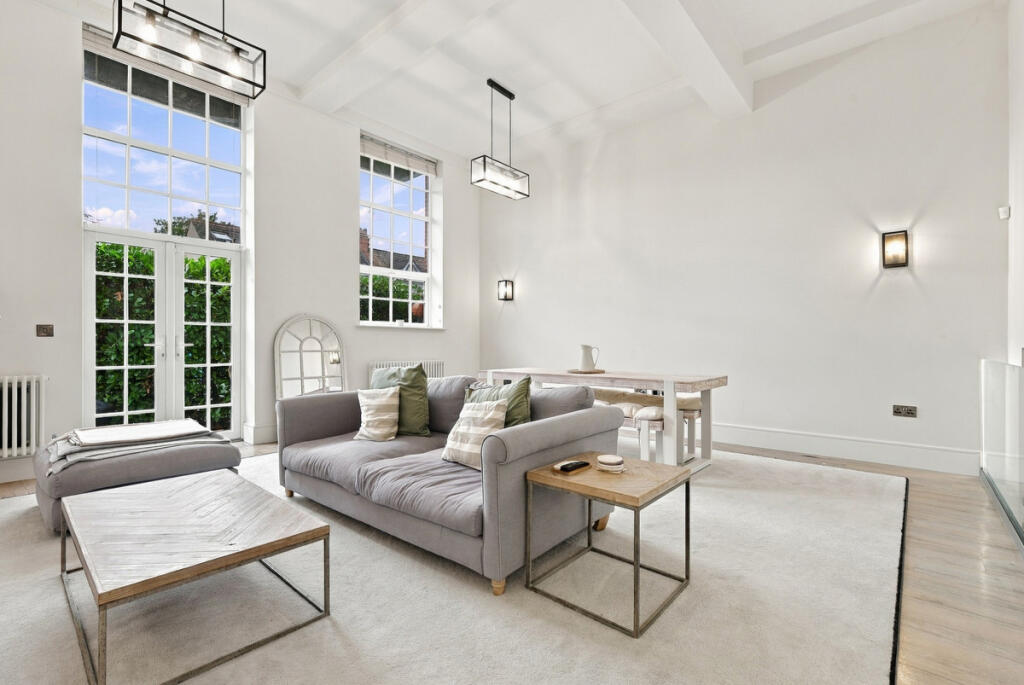 Apartment in Southend-on-Sea, Leigh-on-Sea - View 3