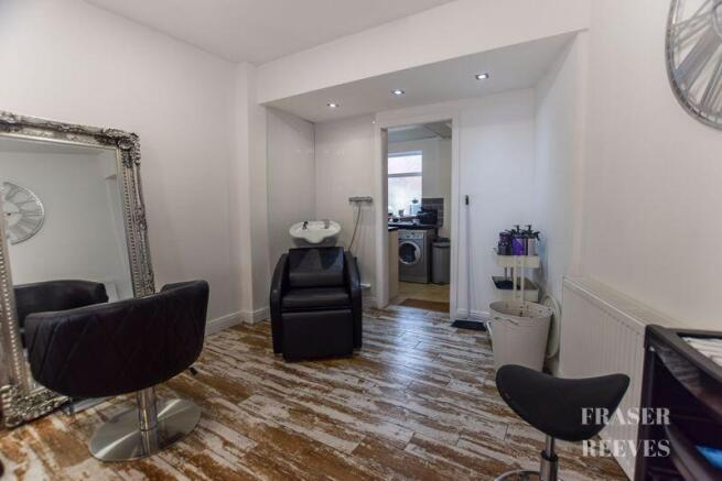 COMMERCIAL RECEPTION ROOM