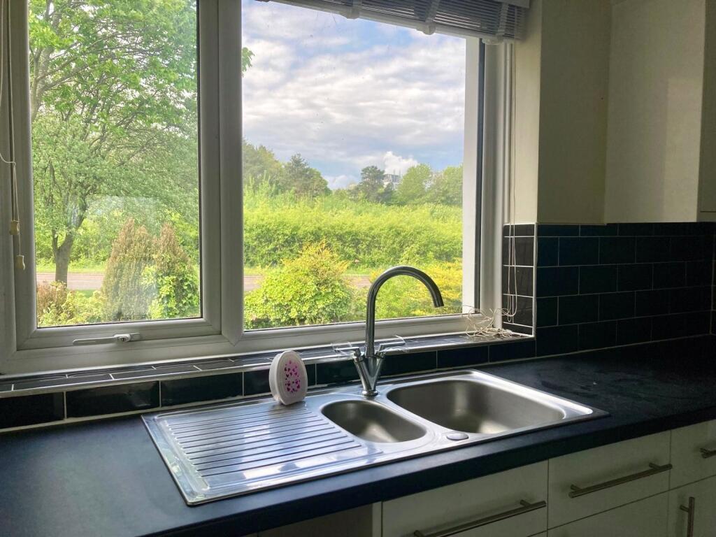 Apartment in Sunderland, Washington - View 5