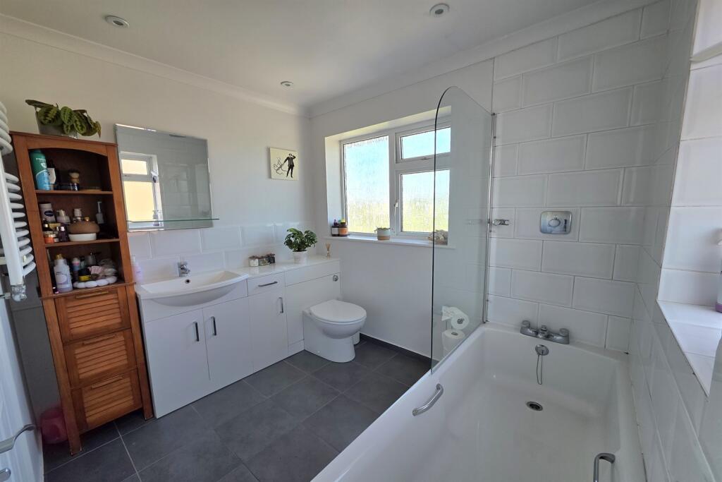House in Braintree, Black Notley - More