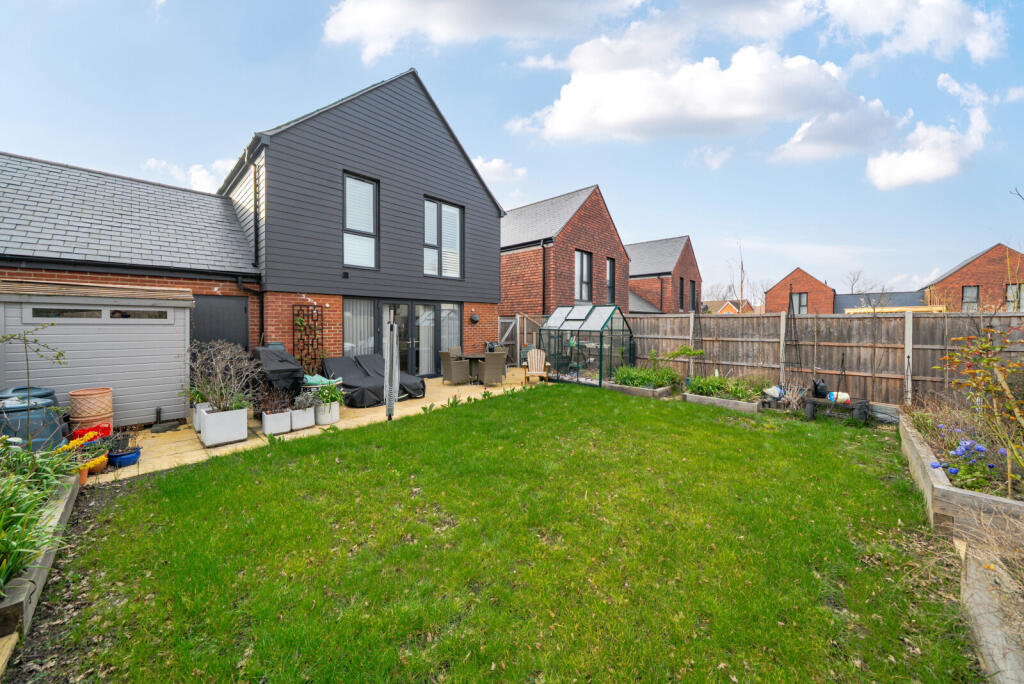 House in Waverley, Cranleigh - View 3
