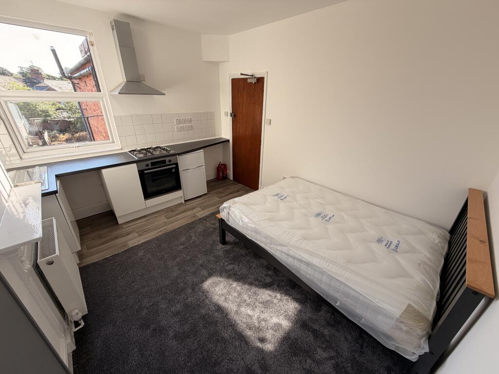 Main image of property: Kingsthorpe Grove, NORTHAMPTON