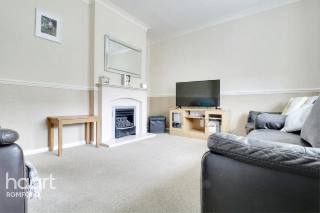 House in Romford - View 2