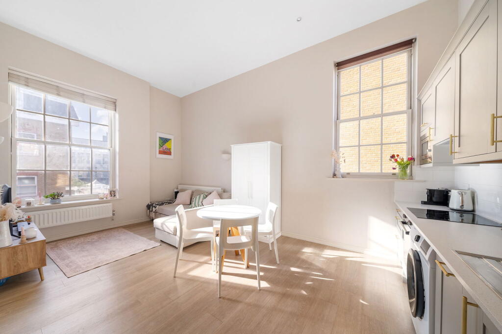 Main image of property: Garratt Lane, Earlsfield, SW18