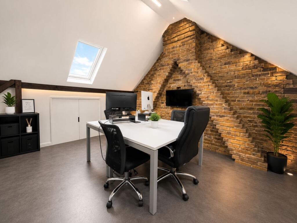 Main image of property: 50 Queens Road, Buckhurst Hill, Essex, IG9