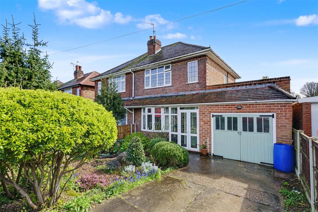 3-bed house on Long Lane, Attenborough, Nottingham, £285,000