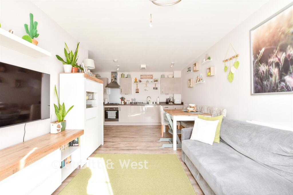 Apartment in Brighton - More