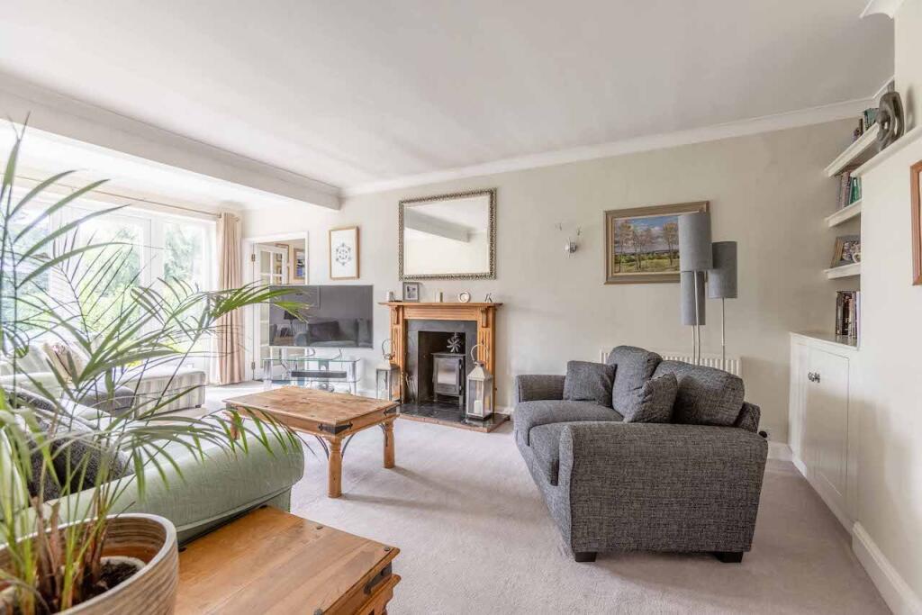 Nortoft Road, Chalfont St Peter, SL9 photo 2