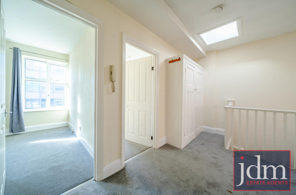 Apartment in Beckenham - View 4