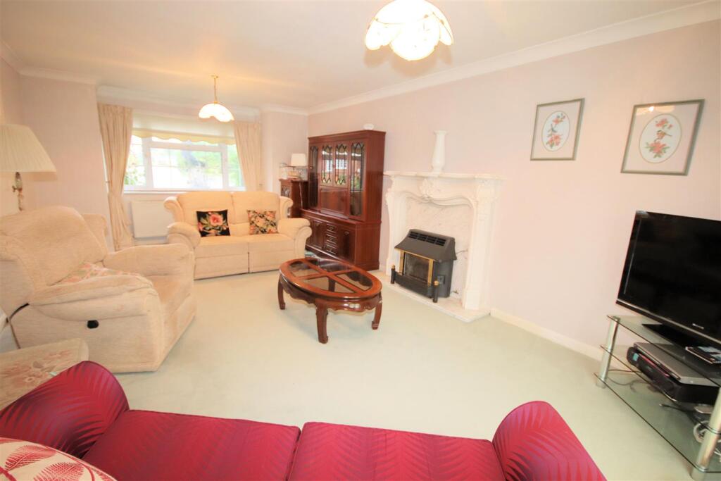 House in Toddington, Central Bedfordshire - View 3