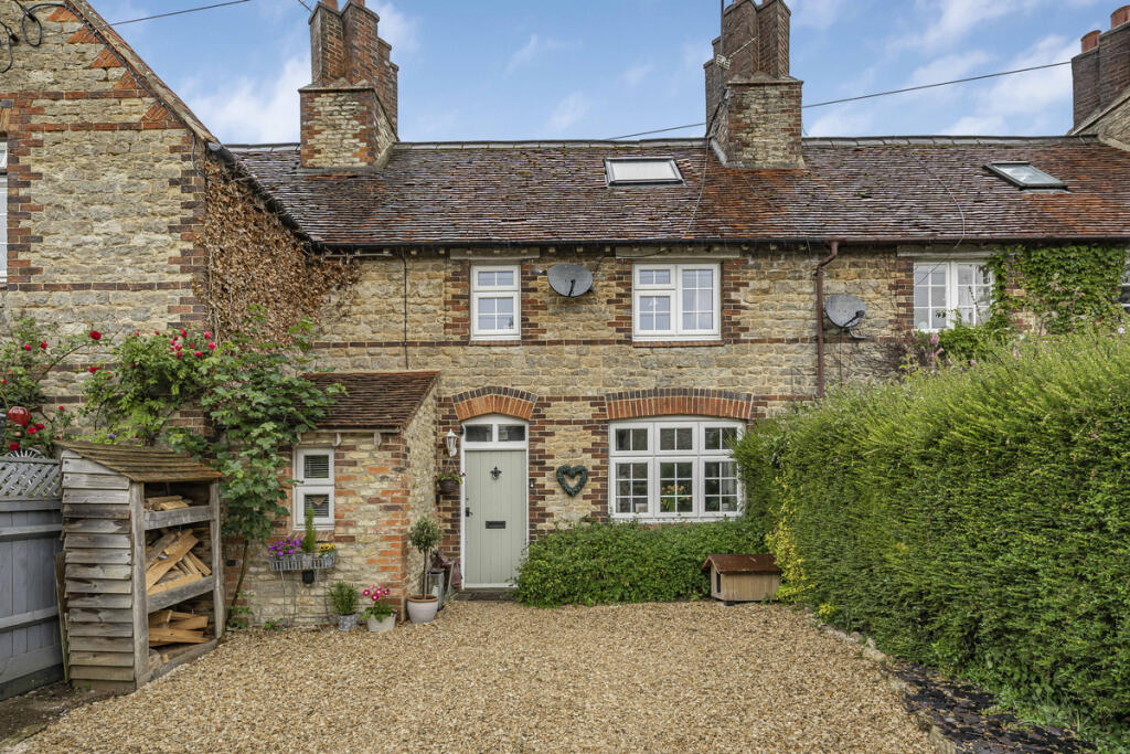3-bed terraced on Bainton Road, Bucknell, OX27, £525,000