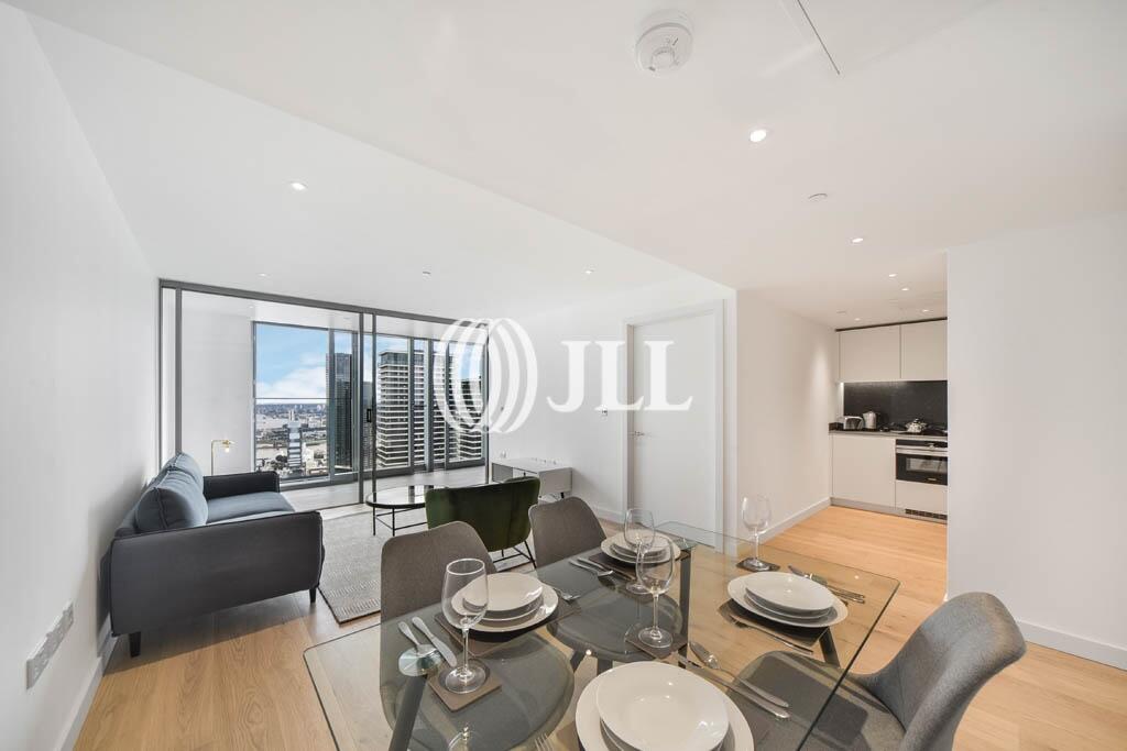 1-bed flat on Marsh Wall London E14, £690,000