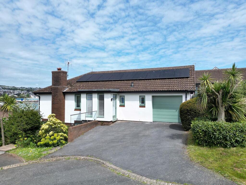 4-bed detached on Oak Tree Grove, Shaldon, TQ14, £800,000