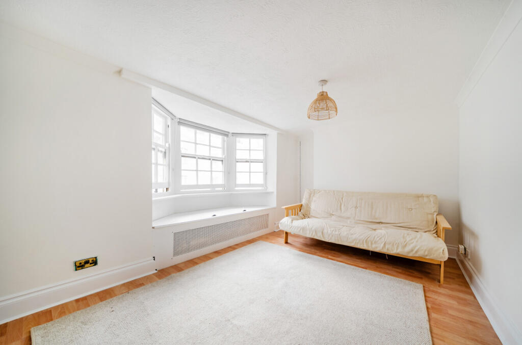 Apartment in Brighton, Queen's Park - View 5