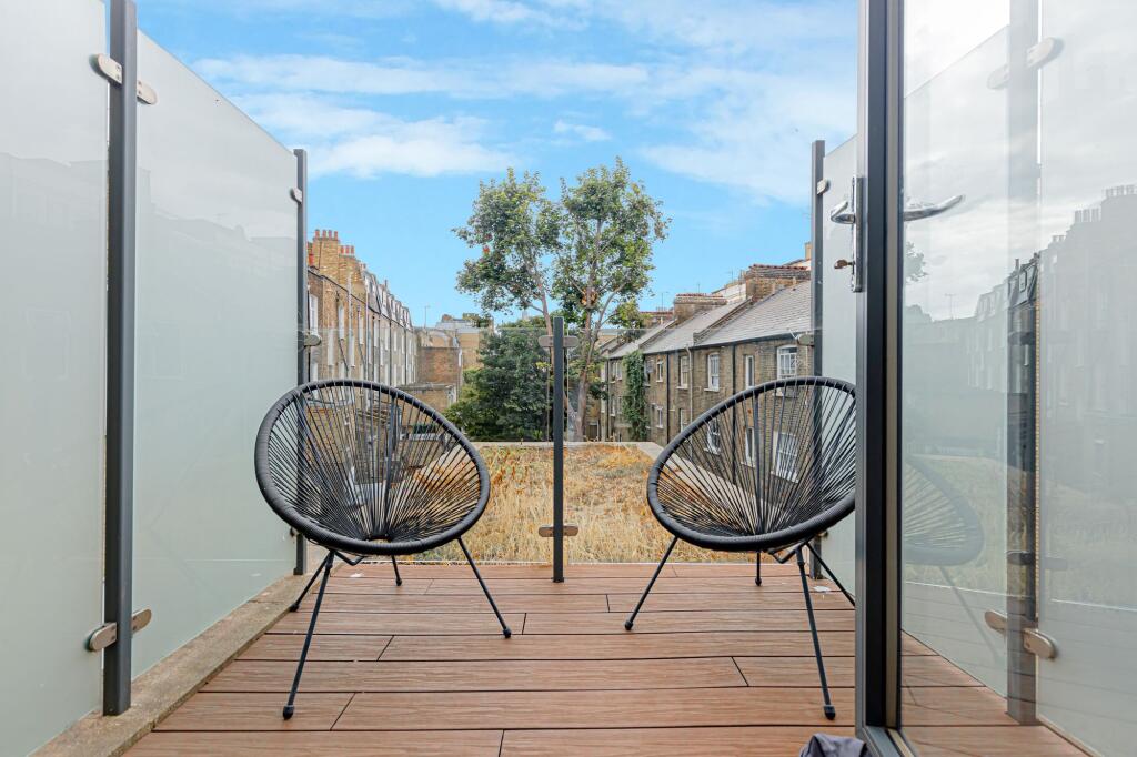 Apartment in London - More