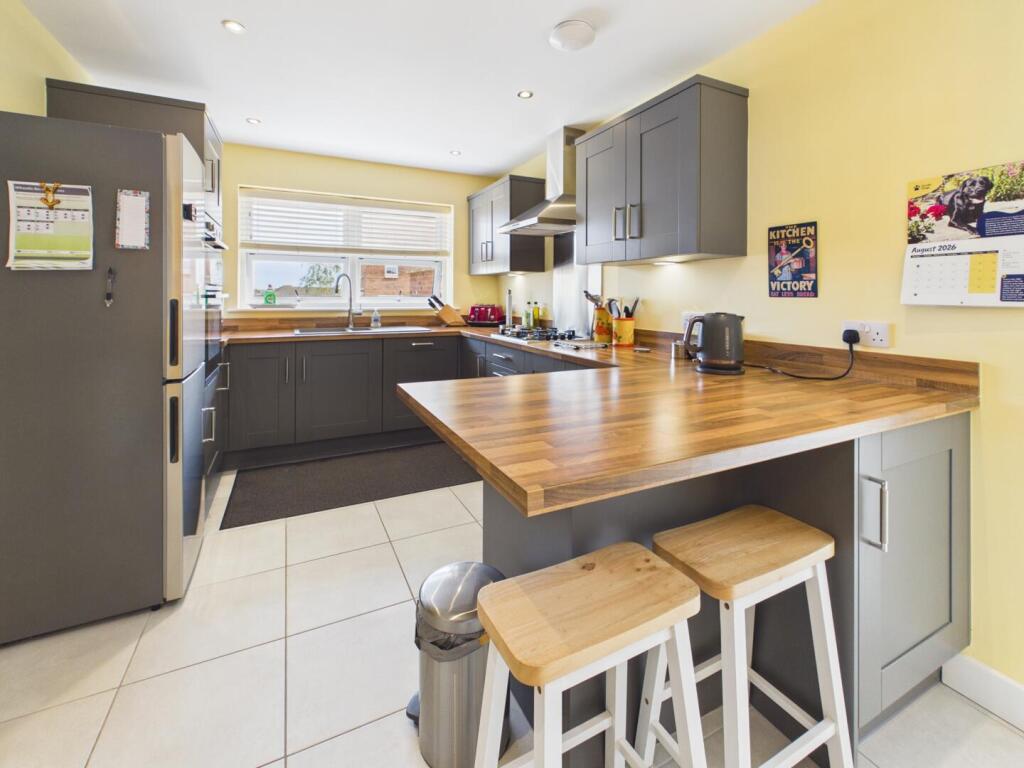 House in Lincoln - View 5