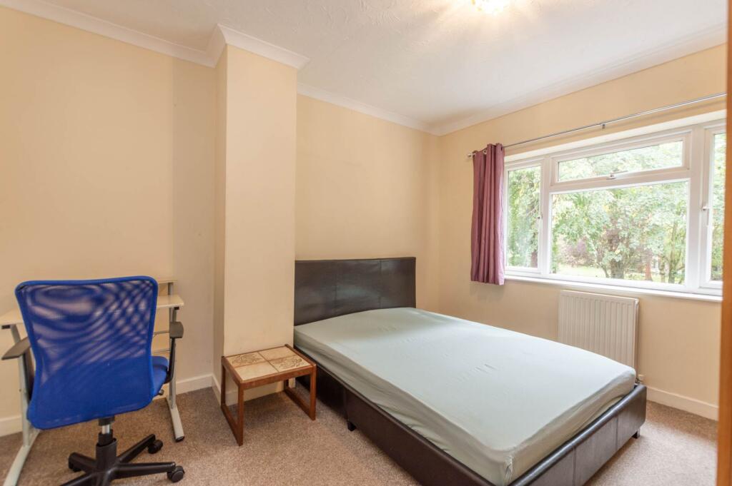 House in Norwich, Earlham Rise - More
