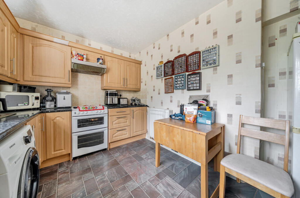 Cotmandene Crescent, Orpington, BR5 - View 5