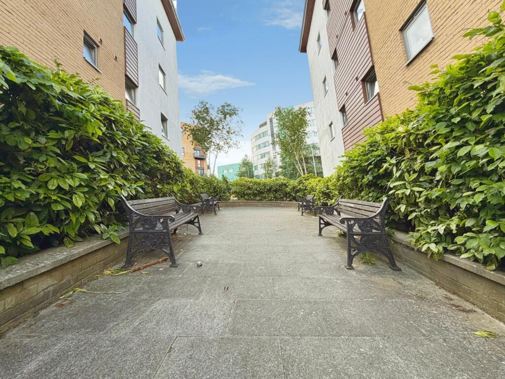 Kelvin Gate, Bracknell, Berkshire - More
