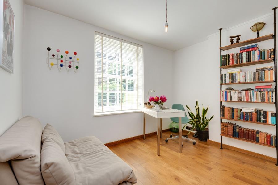 Apartment in London - More