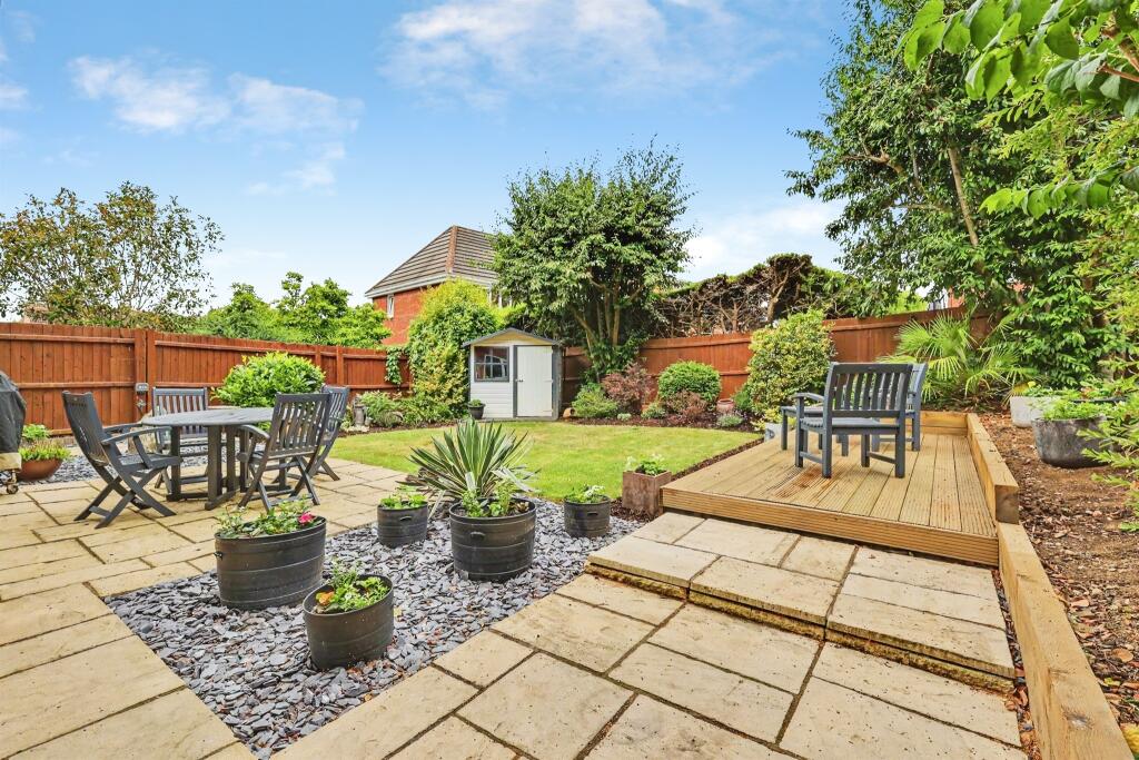 Hunsbury Hill Avenue, Northampton - View 2