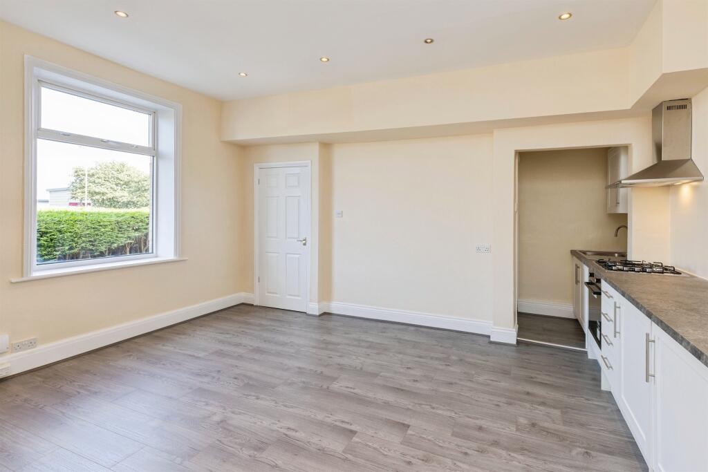 House in Bradford, West Yorkshire - View 3