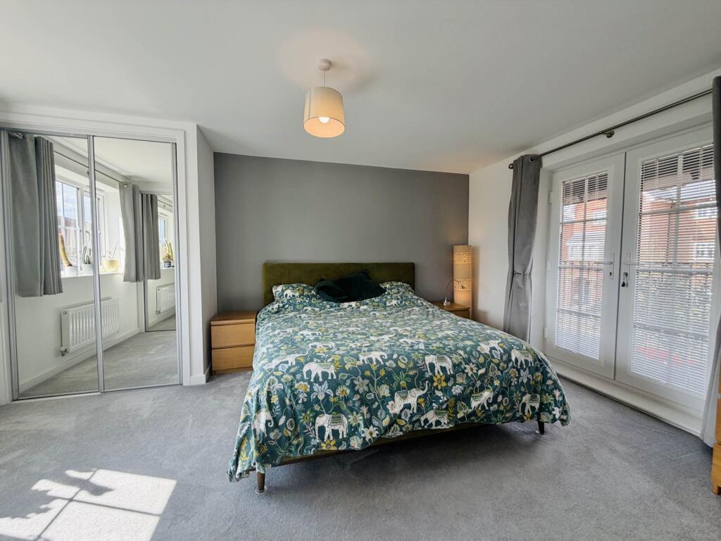 House in South Oxfordshire, Willowbrook Park, Didcot - More