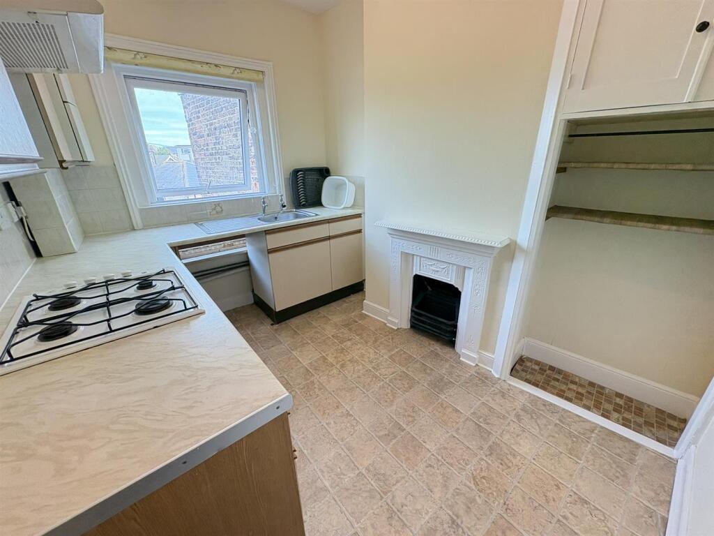 Apartment in Shanklin, Lower Hyde, Luccombe - More