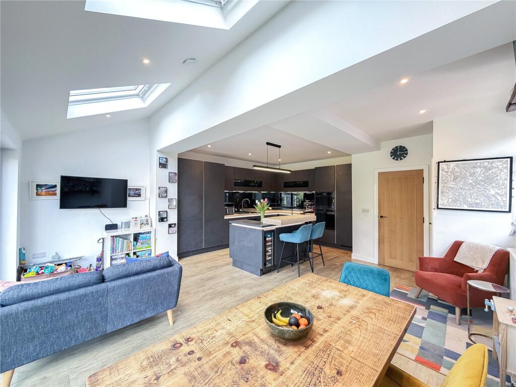 Parkville Road, Didsbury, M20 - More