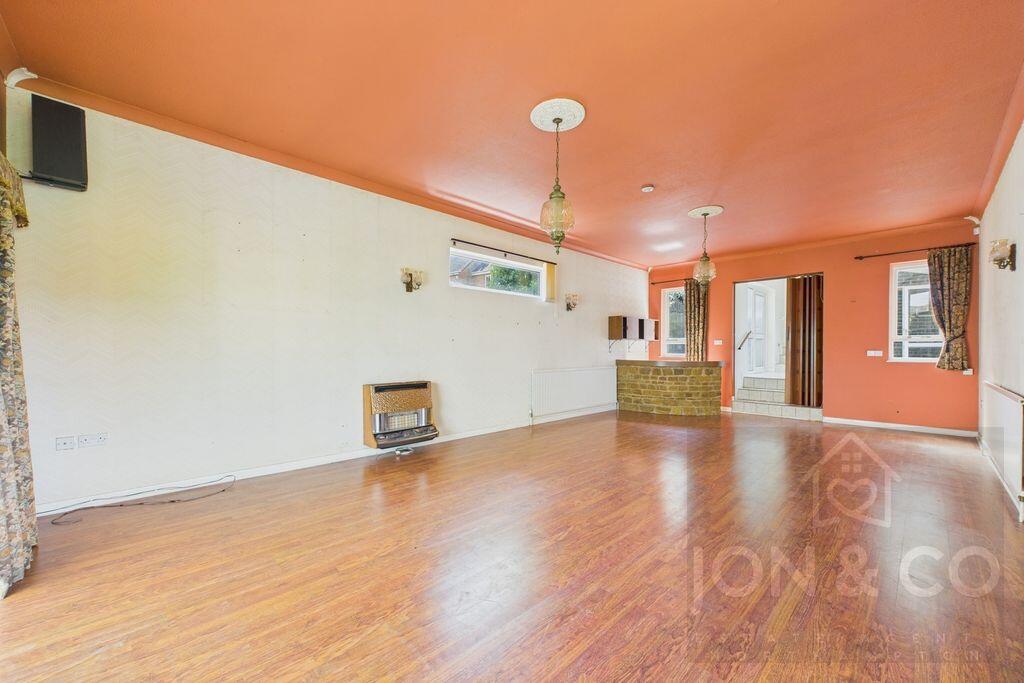 House in Northampton - View 3