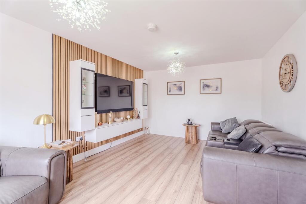 House in West Calder, West Lothian - View 4