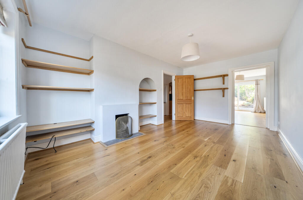 House in Guildford - View 5