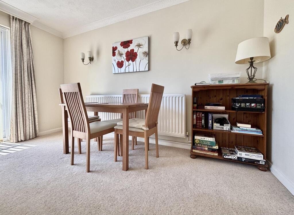 Apartment in Highcliffe-on-Sea, Highcliffe and Walkford - More