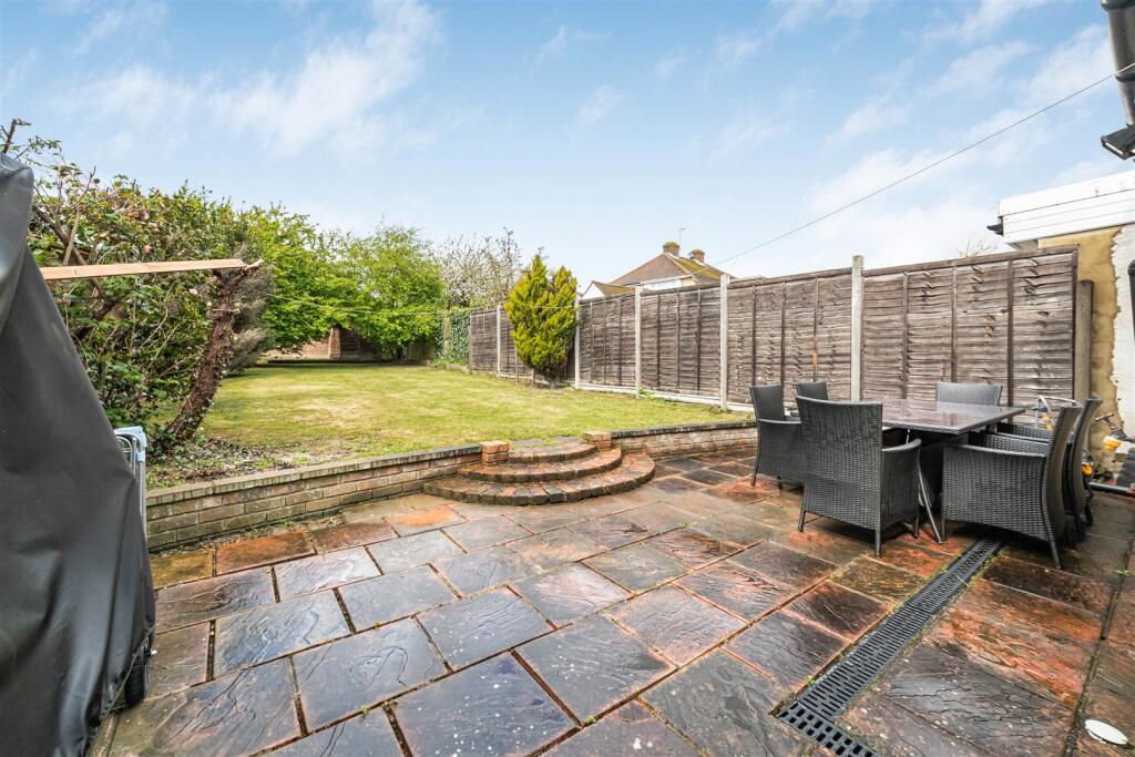 House in Sutton - View 5