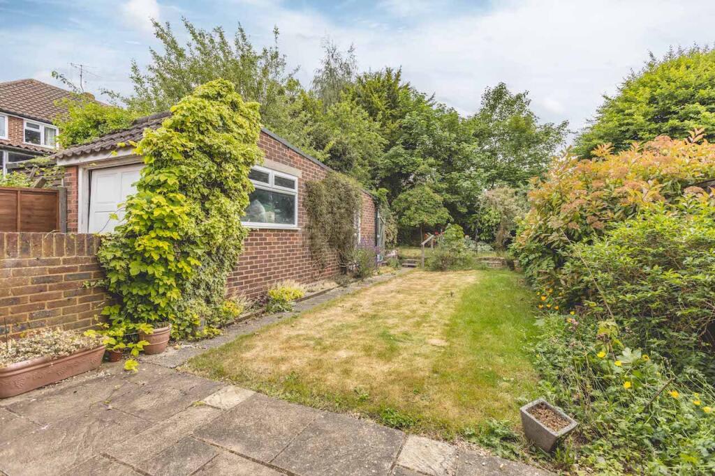 Bunby Road, Stoke Poges, SL2 photo 4