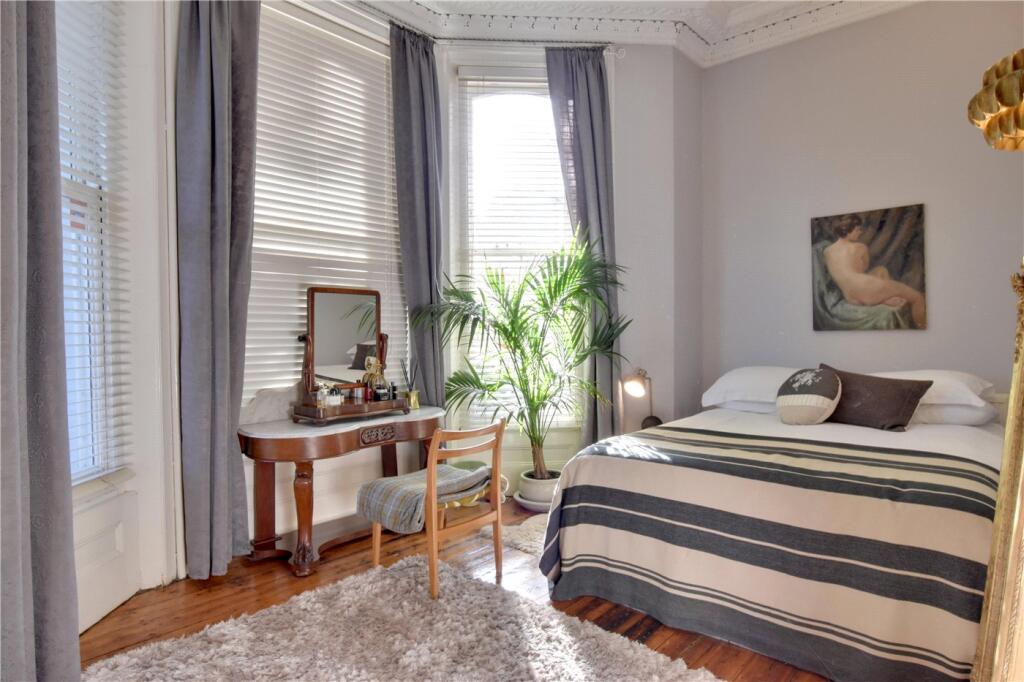 Apartment in London, Cordwell Estate, Hither Green - More