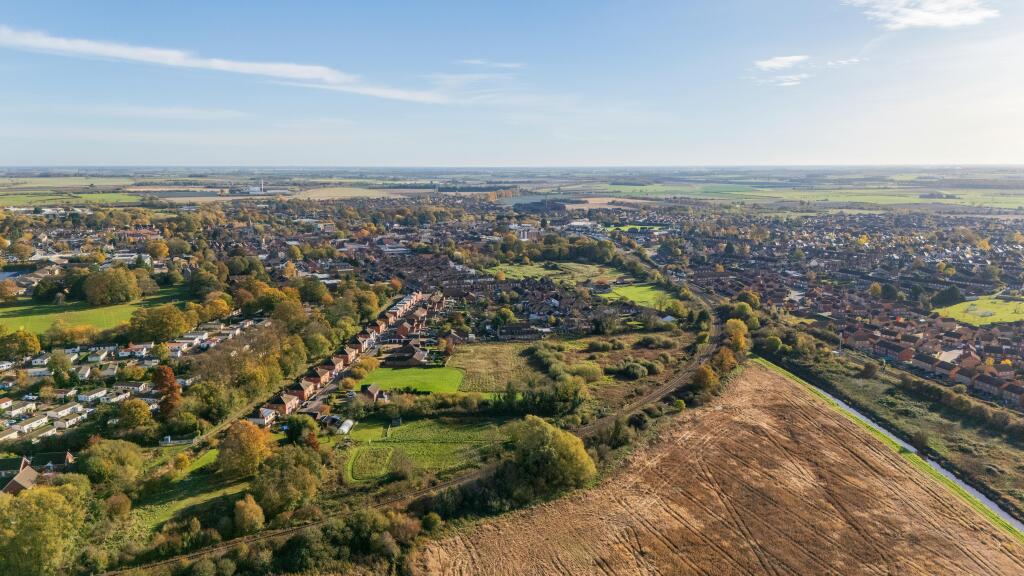 CV32_WoodMoore_251030.JPG