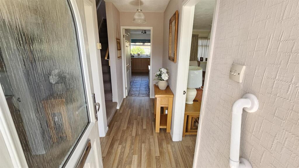 Sycamore Close, Bingham photo 4