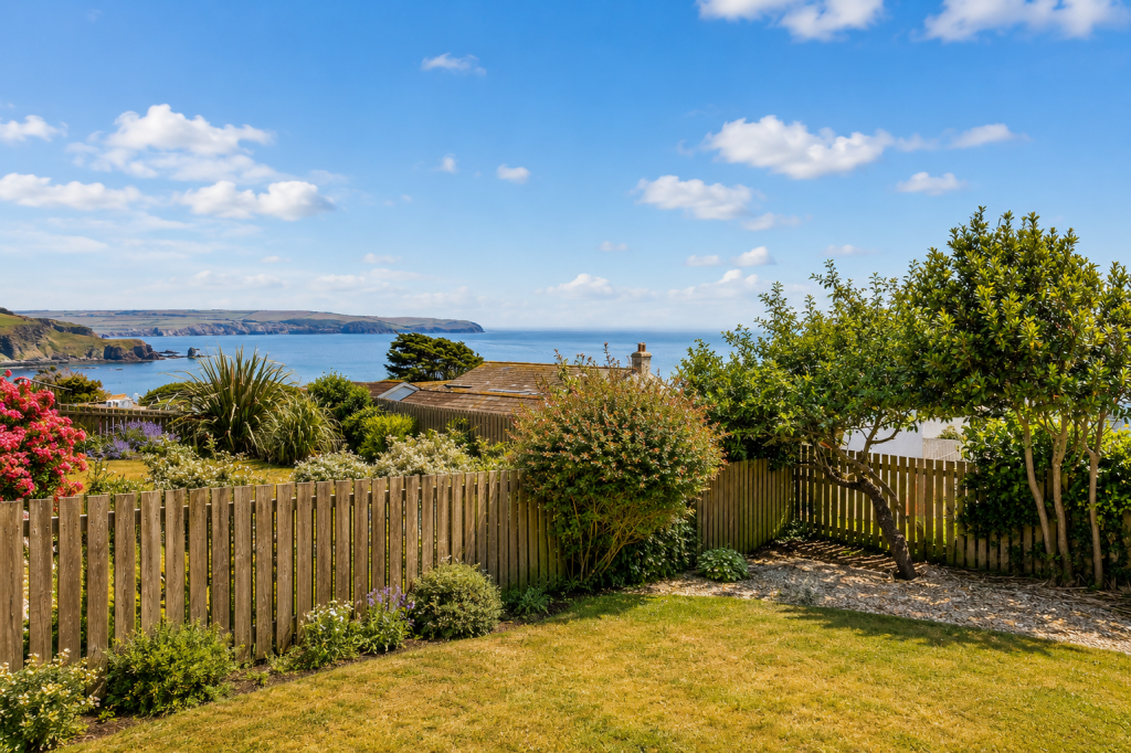 Warren Road, Bigbury on Sea photo 2