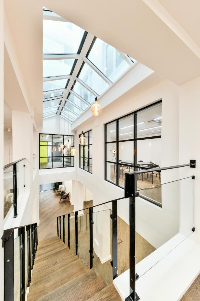 68 Standard Pl  39 1st floor.jpg