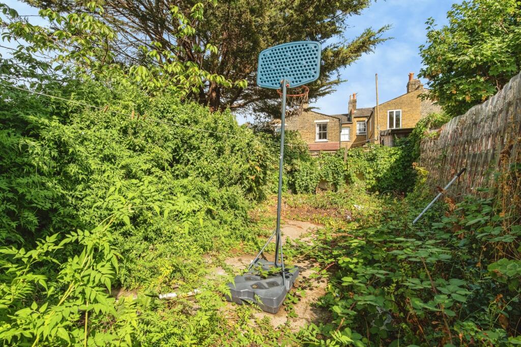 House in London, Cordwell Estate, Hither Green - View 2