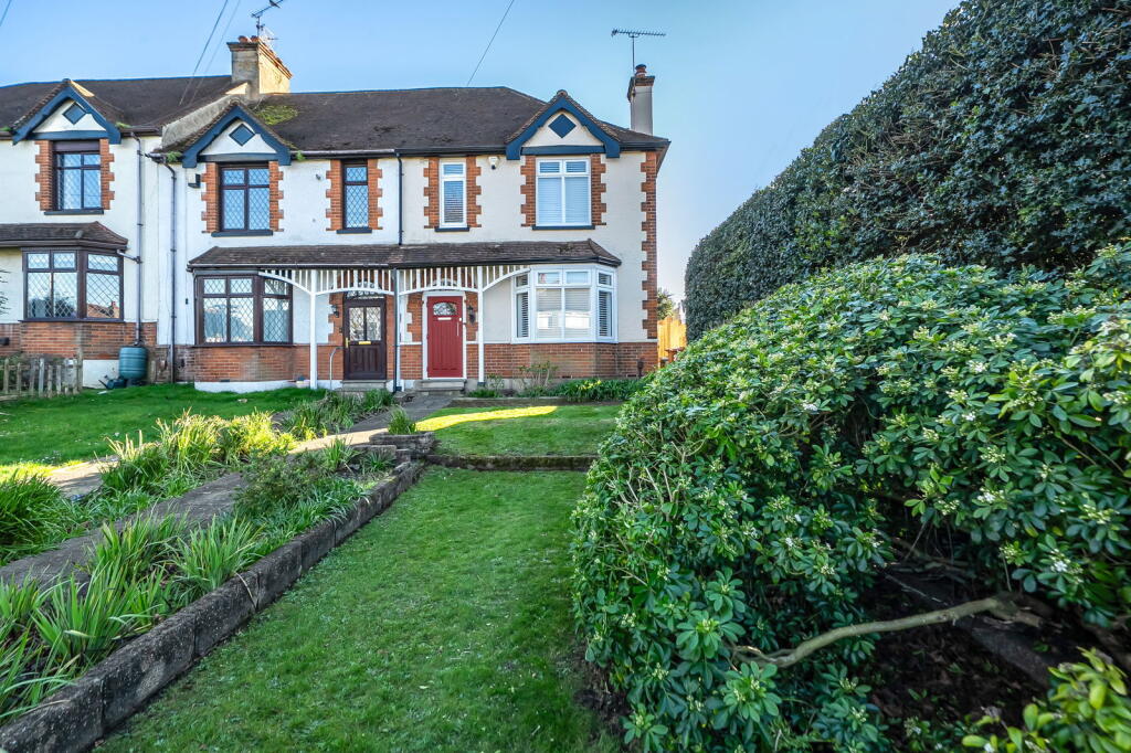 Main image of property: Modern Throughout, Parking for 2, Over 1100sq ft - MUST BE VIEWED