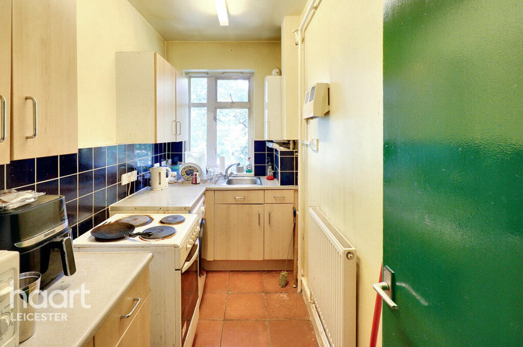 1-bed flat on West Walk, Leicester, £135,000