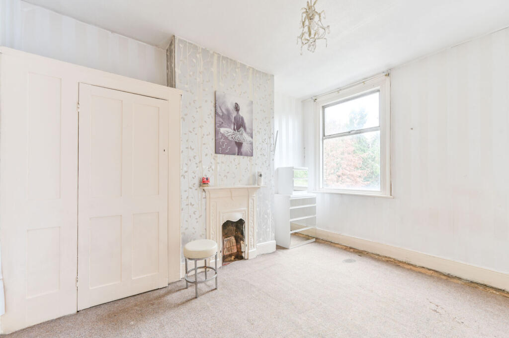 House in London - View 5