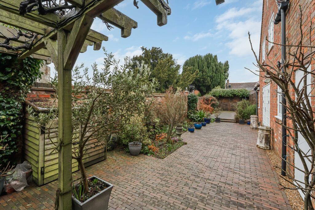 Additional image 19 of High Street, Flamstead, St. Albans, AL3