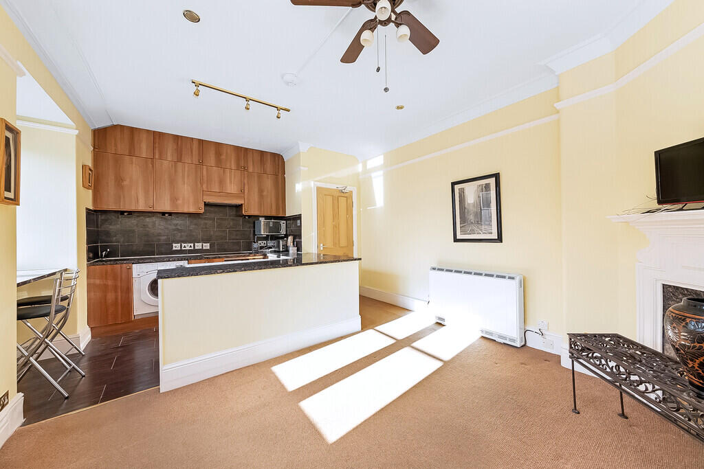 Apartment in London - View 5