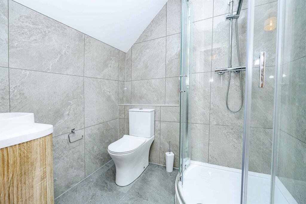 Apartment in Watford - View 5