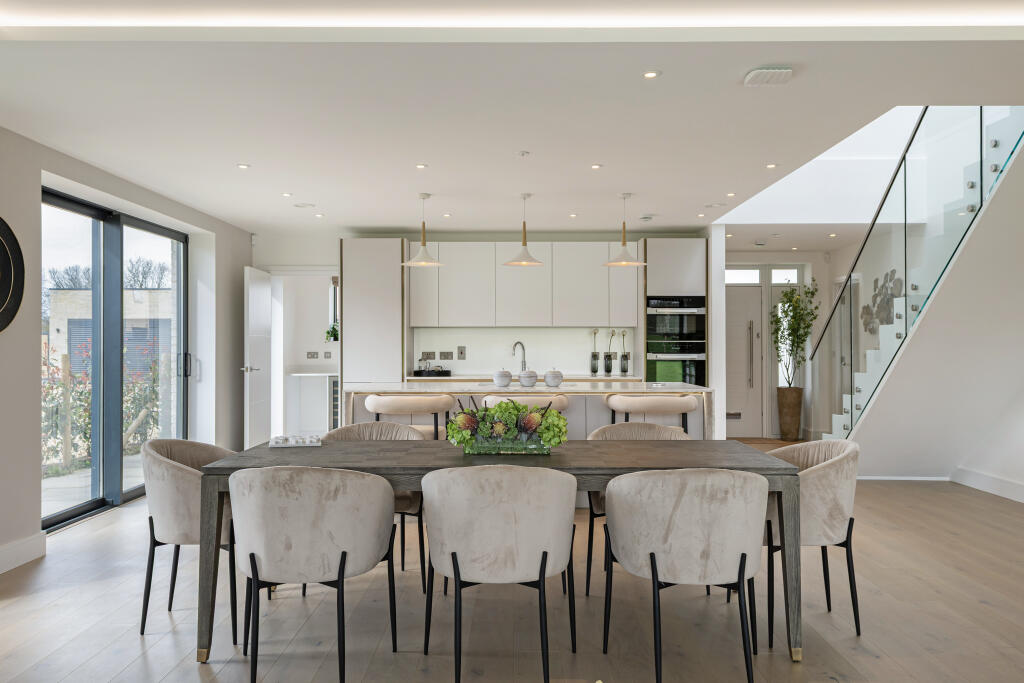 House in Reigate and Banstead, Chipstead - View 5