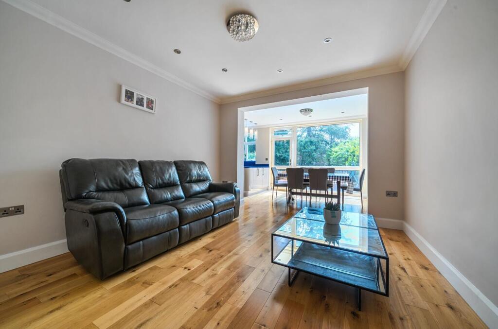 Sussex Ring, Woodside Park photo 4